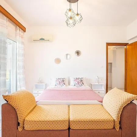 La Christine * Rhodes City